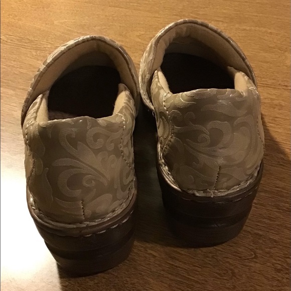 B.O.C. Born Concept Peggy Tan Leather Clogs NWT - Picture 6 of 7